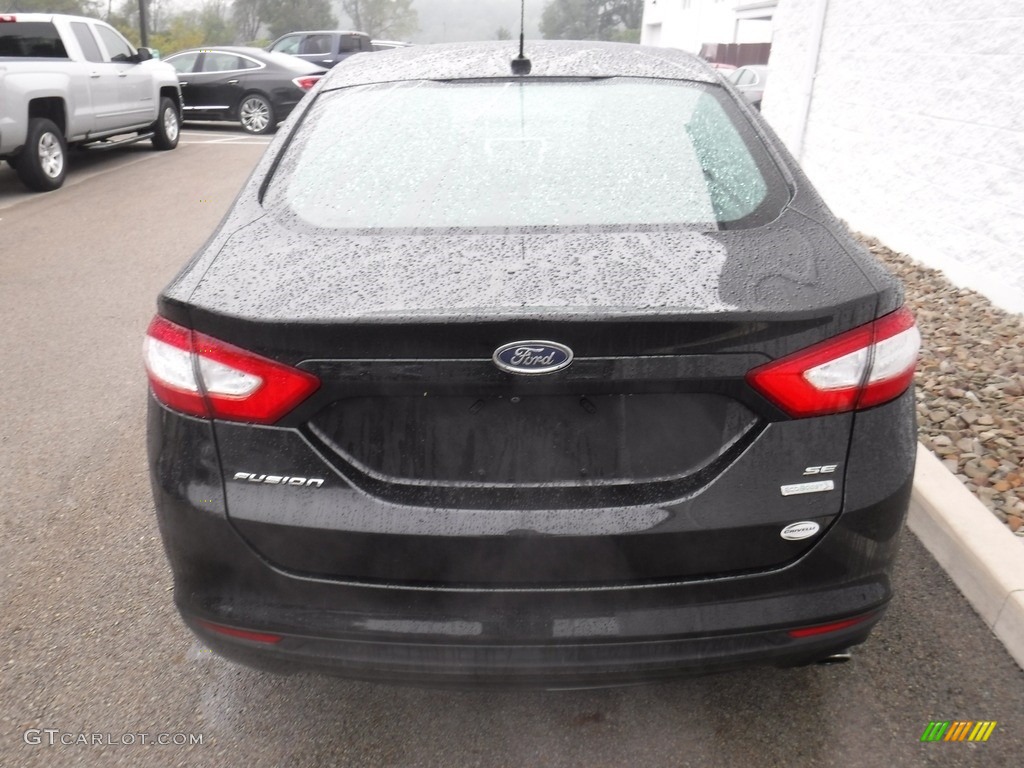 2015 Fusion SE - Tuxedo Black Metallic / Charcoal Black photo #8