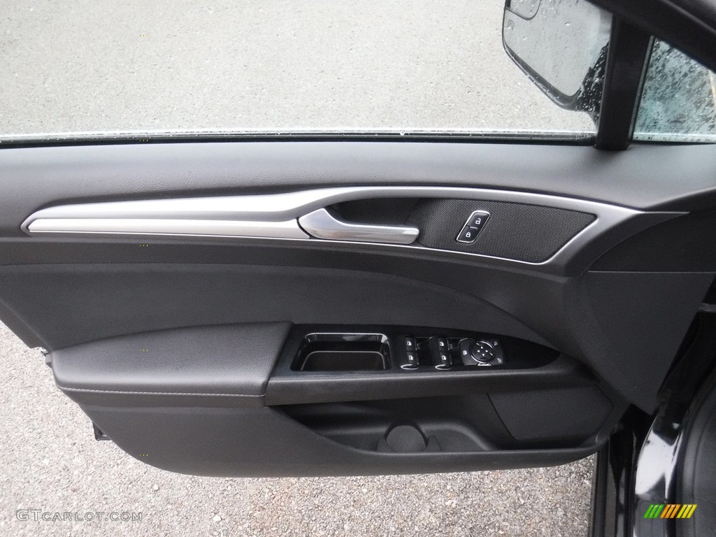 2015 Fusion SE - Tuxedo Black Metallic / Charcoal Black photo #12