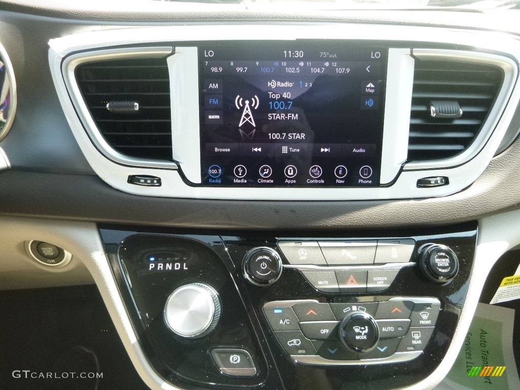 2019 Chrysler Pacifica Touring L Controls Photo #129470759