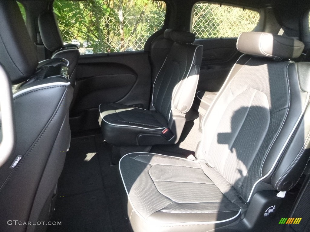2019 Chrysler Pacifica Limited Rear Seat Photo #129471545