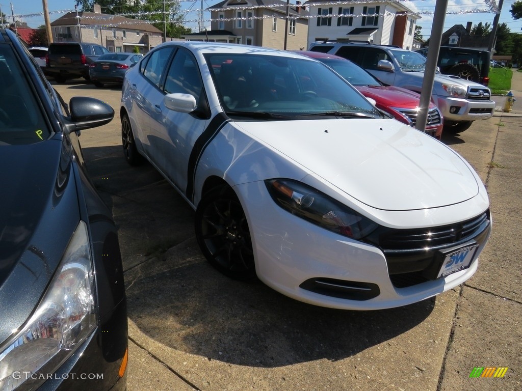 2016 Dart SE - Bright White / Black photo #4