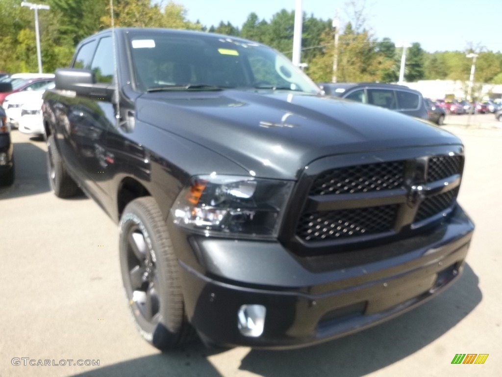 2019 1500 Classic Big Horn Crew Cab 4x4 - Brilliant Black Crystal Pearl / Black photo #10