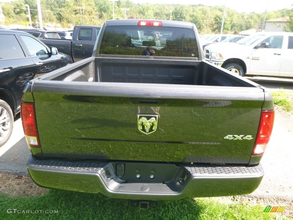 2019 1500 Classic Express Quad Cab 4x4 - Granite Crystal Metallic / Black/Diesel Gray photo #4