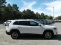 Bright White - Cherokee Latitude Plus Photo No. 6