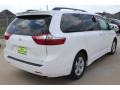 2019 Super White Toyota Sienna LE  photo #8