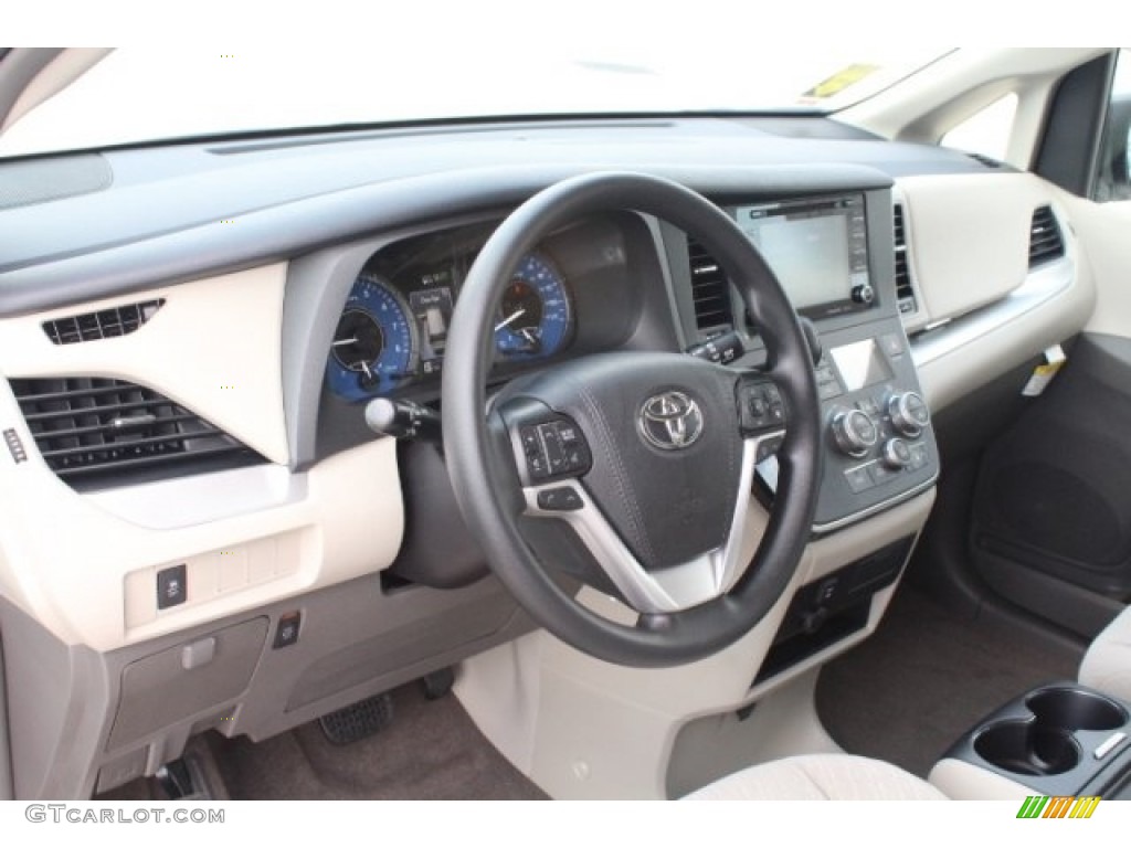 2019 Sienna LE - Super White / Dark Bisque photo #13