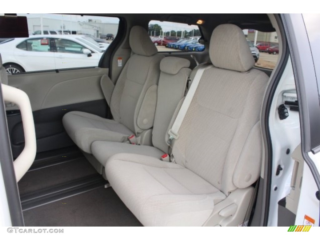 2019 Sienna LE - Super White / Dark Bisque photo #22