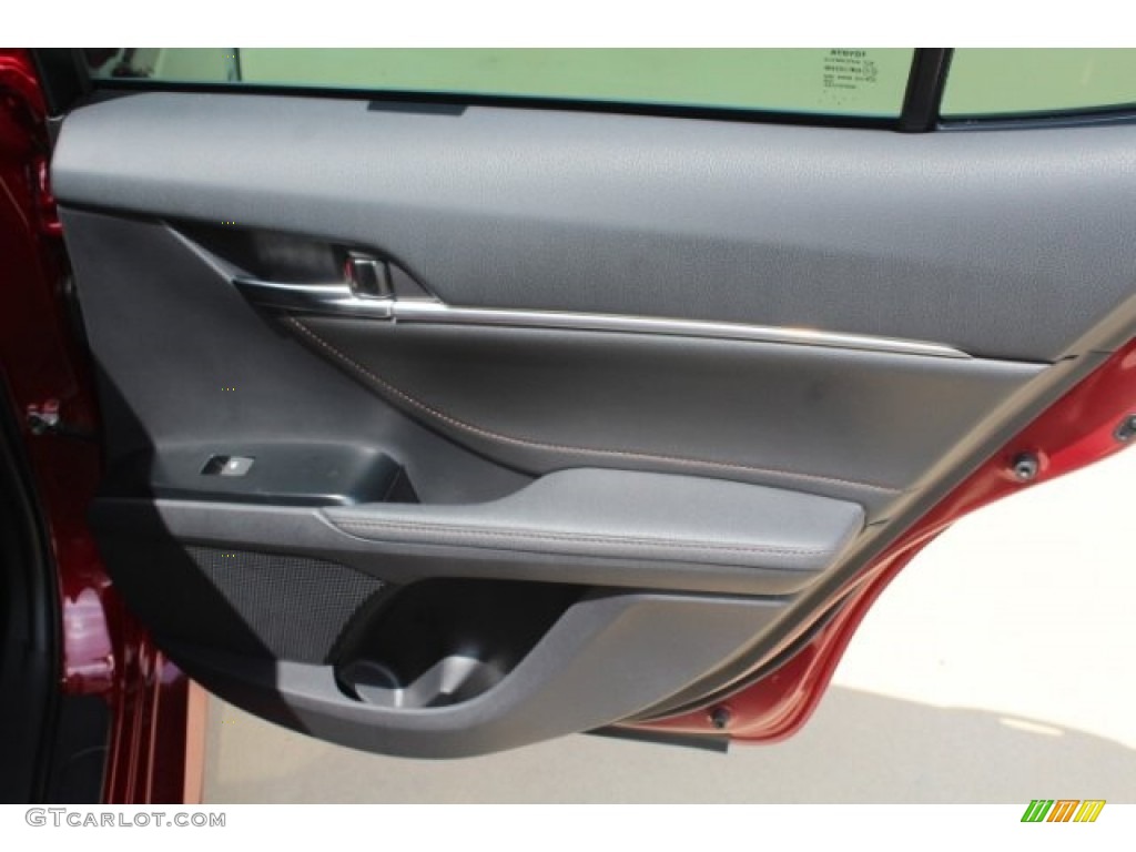2018 Camry XLE - Ruby Flare Pearl / Black photo #28