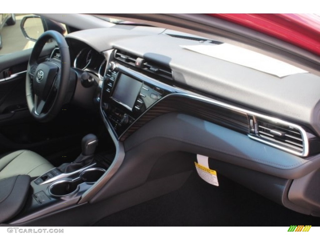 2018 Camry XLE - Ruby Flare Pearl / Black photo #31