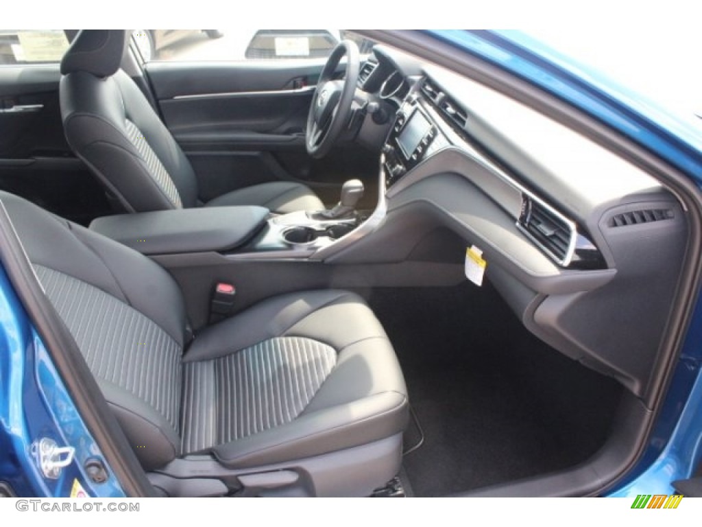 2018 Camry SE - Blue Streak Metallic / Black photo #32