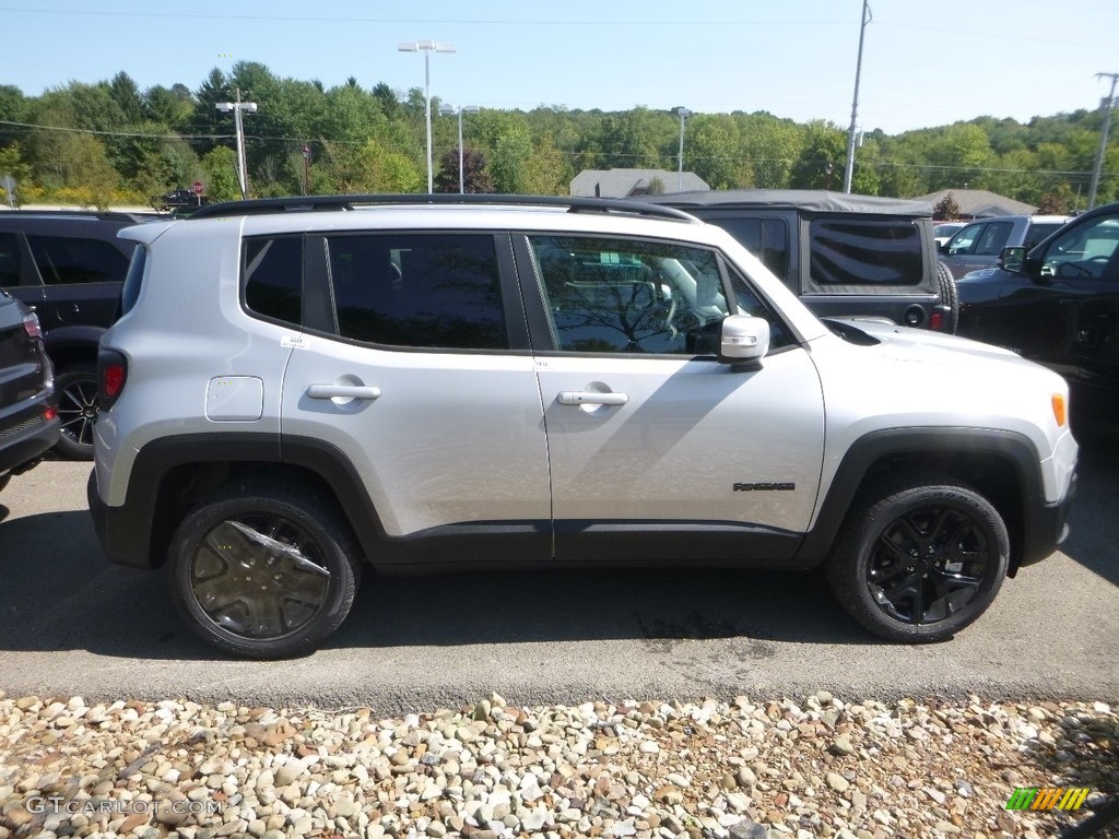 2018 Renegade Latitude 4x4 - Glacier Metallic / Black photo #4