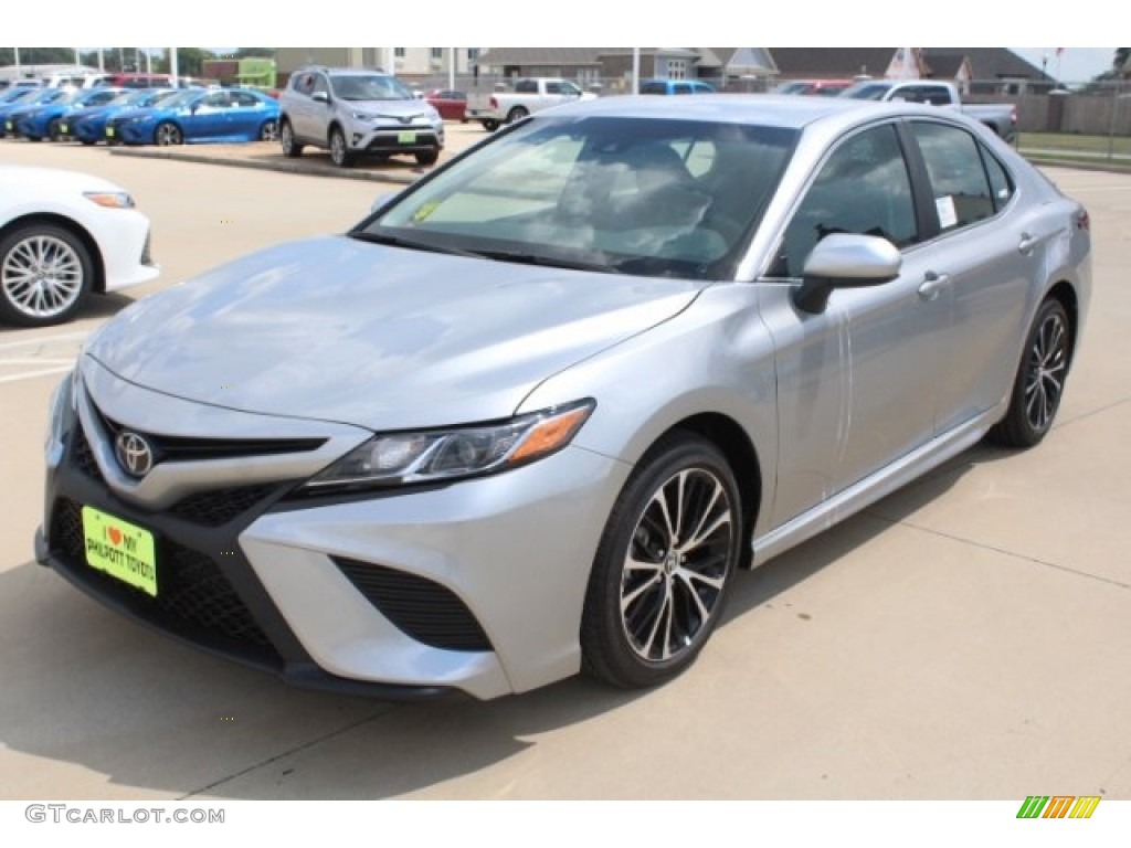2018 Camry SE - Celestial Silver Metallic / Black photo #3