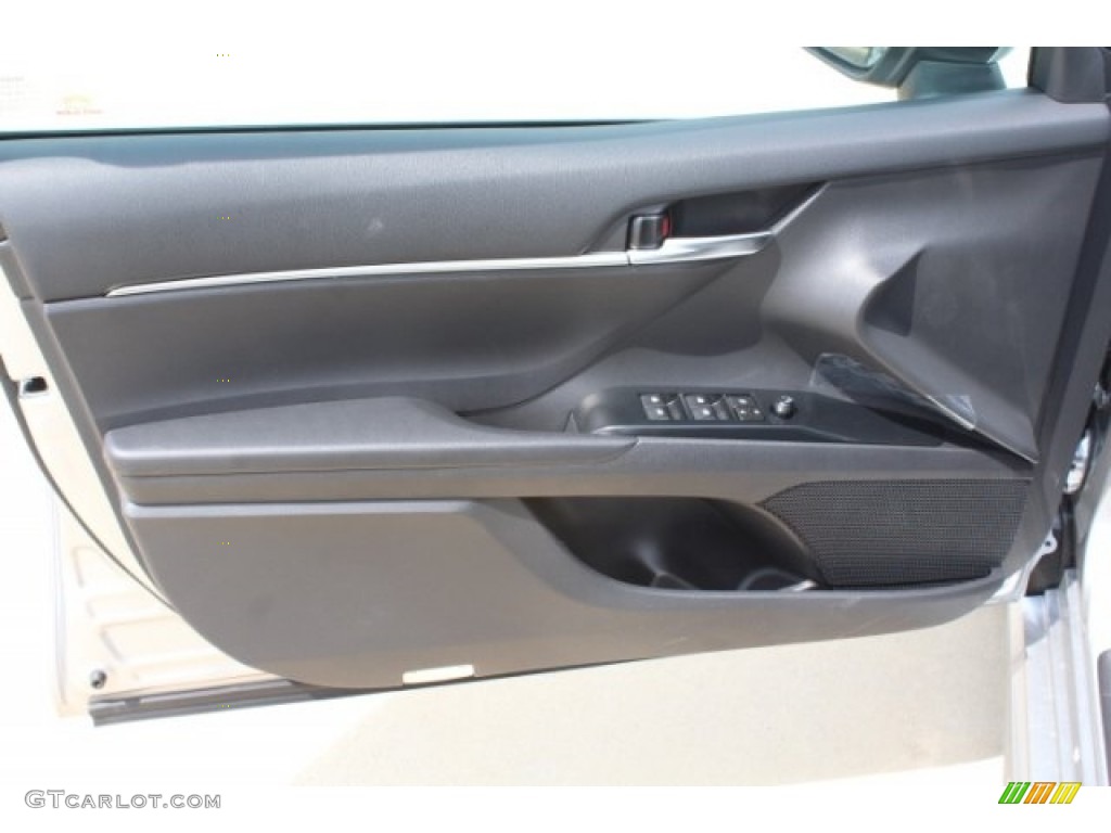 2018 Camry SE - Celestial Silver Metallic / Black photo #12