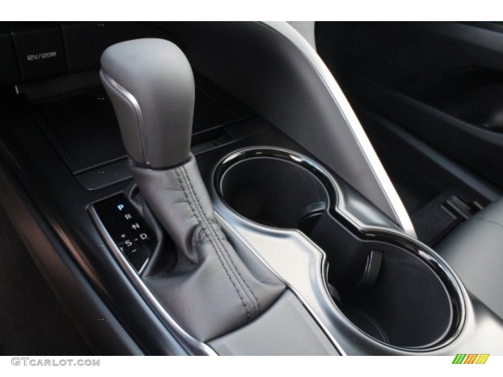 2018 Camry SE - Celestial Silver Metallic / Black photo #17