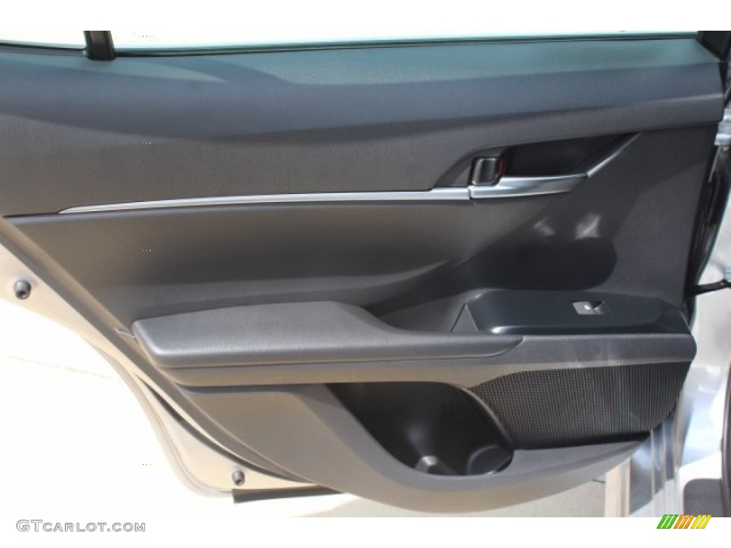 2018 Camry SE - Celestial Silver Metallic / Black photo #22