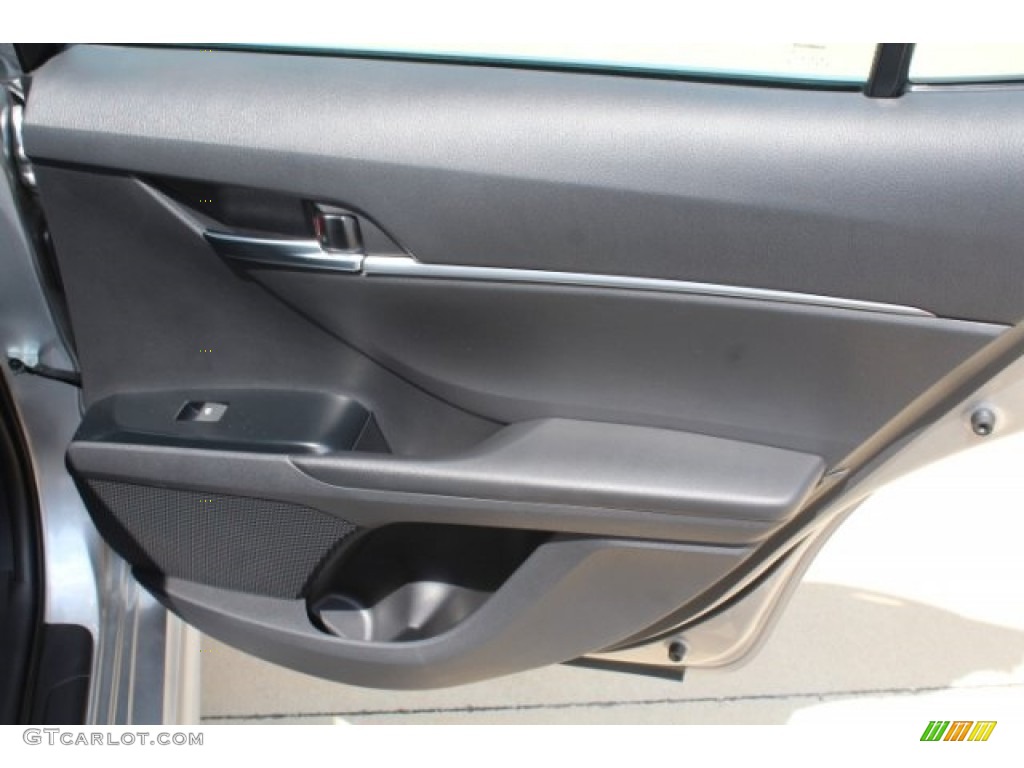 2018 Camry SE - Celestial Silver Metallic / Black photo #27