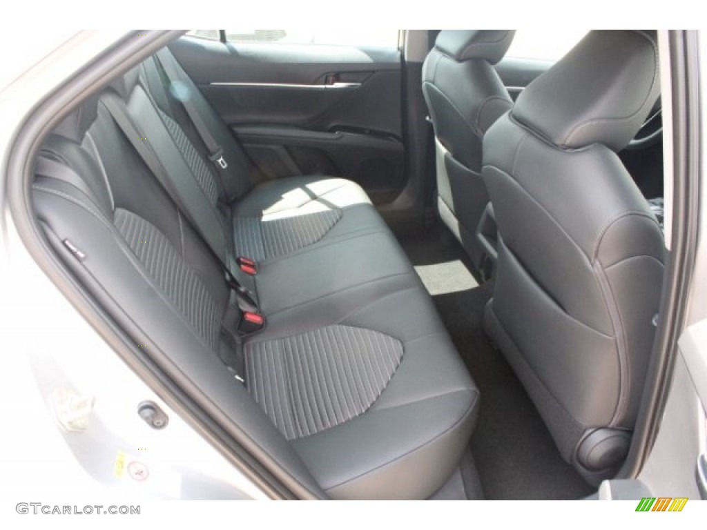 2018 Camry SE - Celestial Silver Metallic / Black photo #28