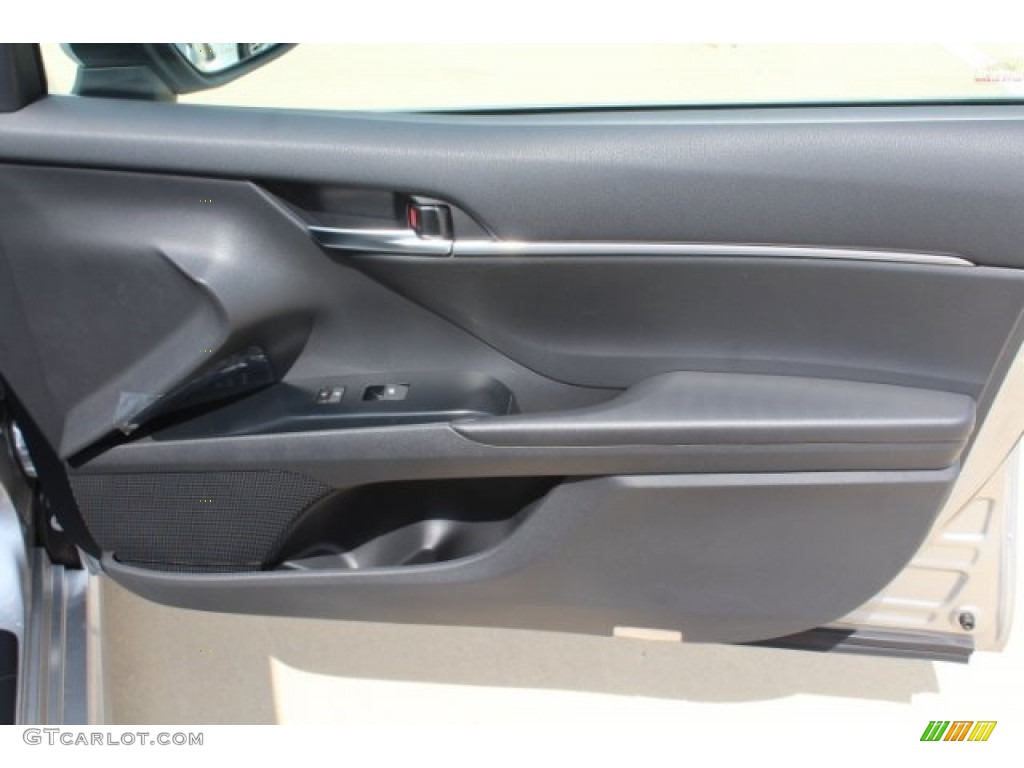 2018 Camry SE - Celestial Silver Metallic / Black photo #29