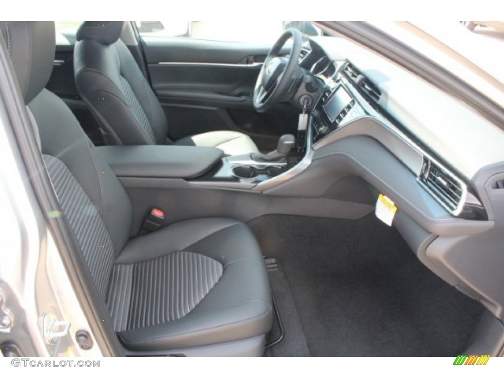 2018 Camry SE - Celestial Silver Metallic / Black photo #31
