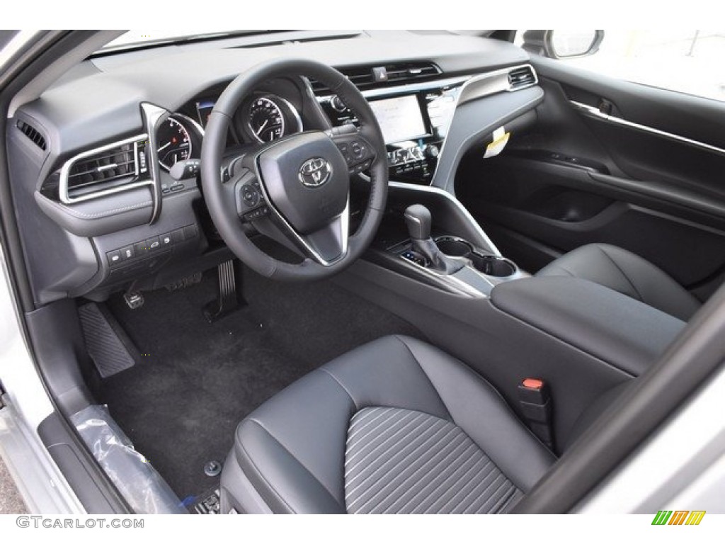 2018 Camry LE - Celestial Silver Metallic / Black photo #5