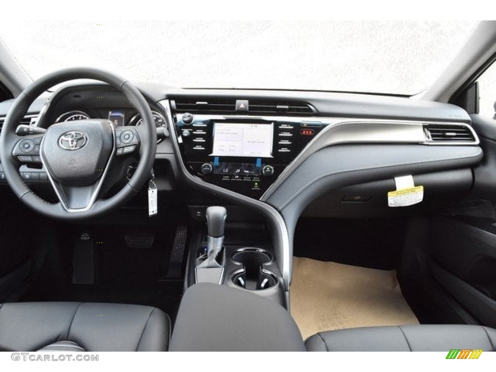 2018 Camry LE - Celestial Silver Metallic / Black photo #8