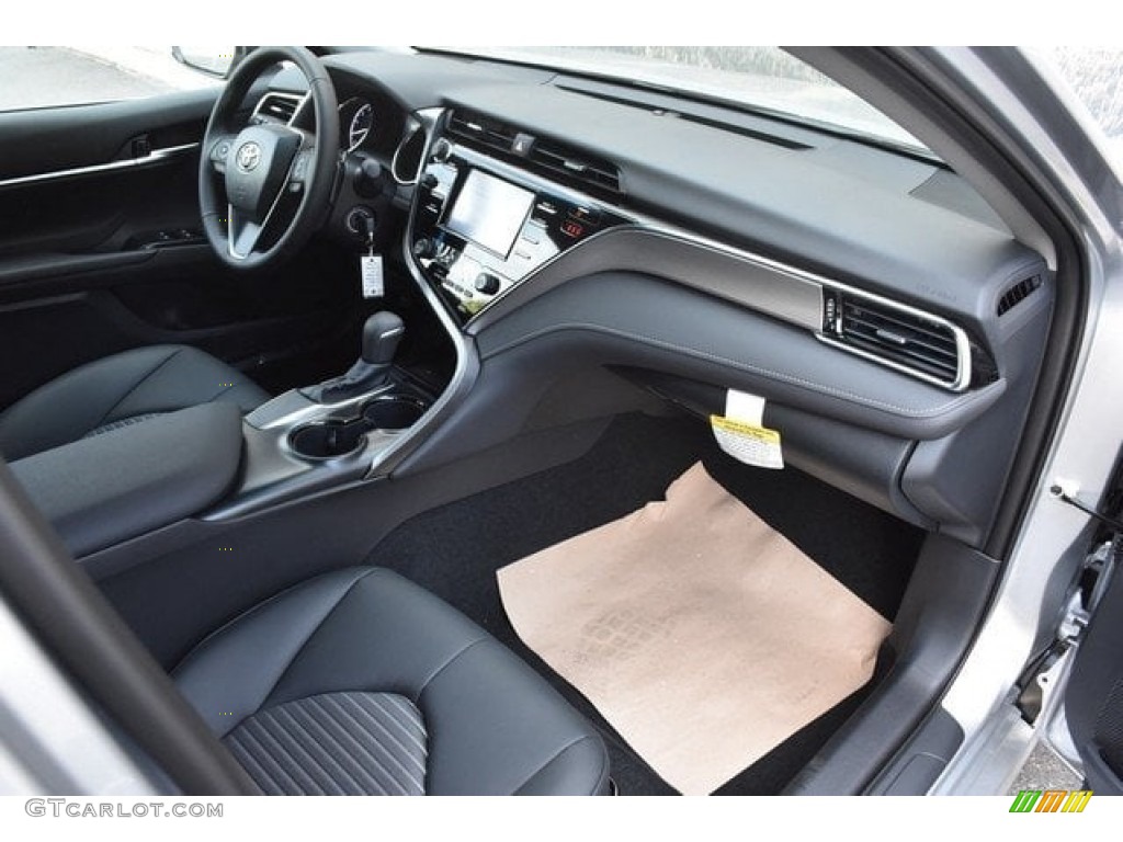 2018 Camry LE - Celestial Silver Metallic / Black photo #11