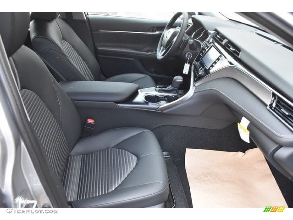 2018 Camry LE - Celestial Silver Metallic / Black photo #12