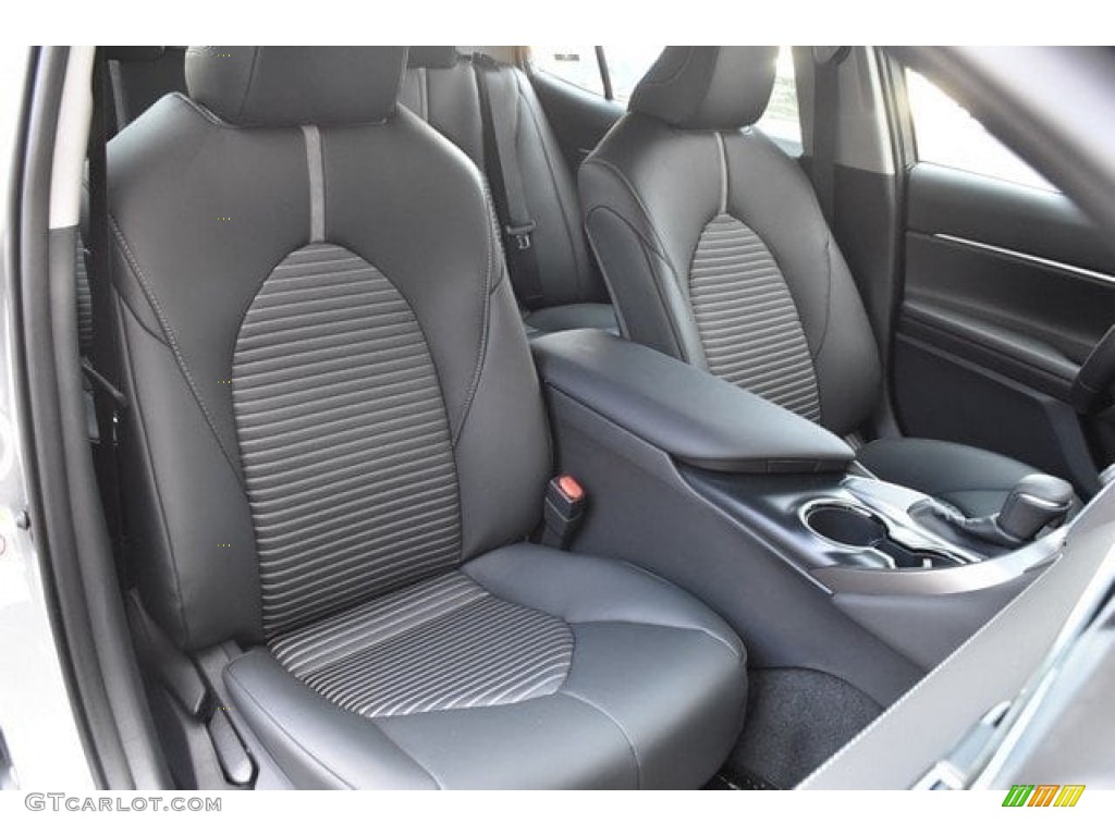 2018 Camry LE - Celestial Silver Metallic / Black photo #13