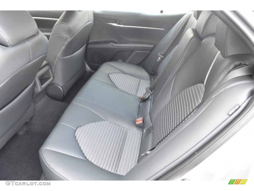 2018 Camry LE - Celestial Silver Metallic / Black photo #15