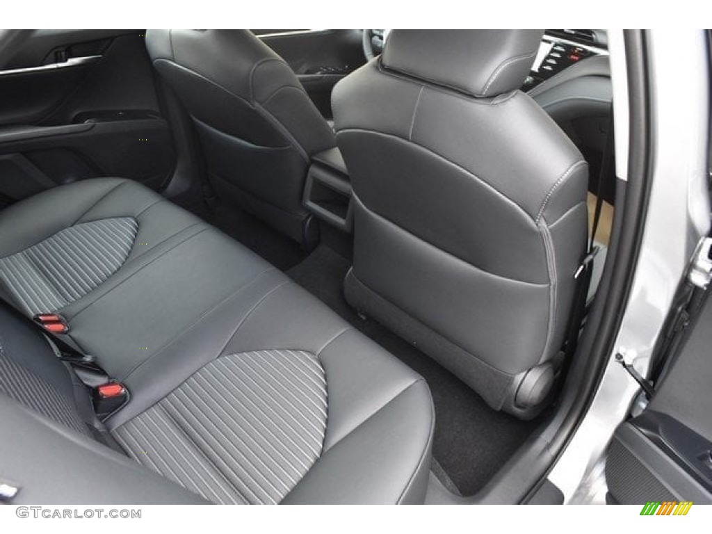 2018 Camry LE - Celestial Silver Metallic / Black photo #17