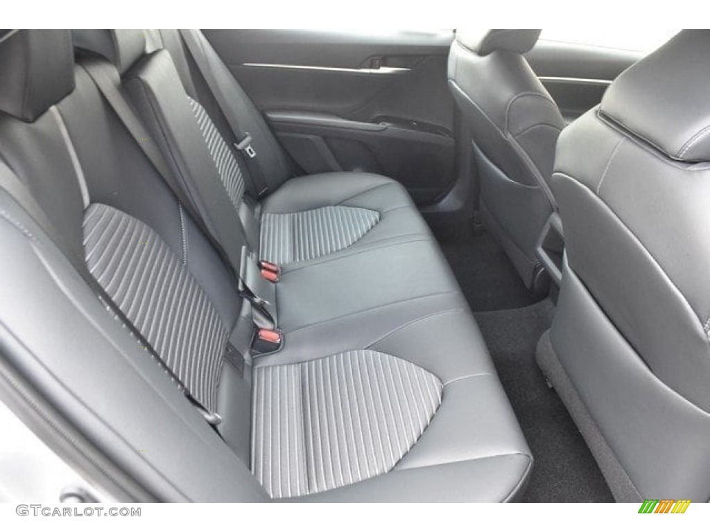 2018 Camry LE - Celestial Silver Metallic / Black photo #18