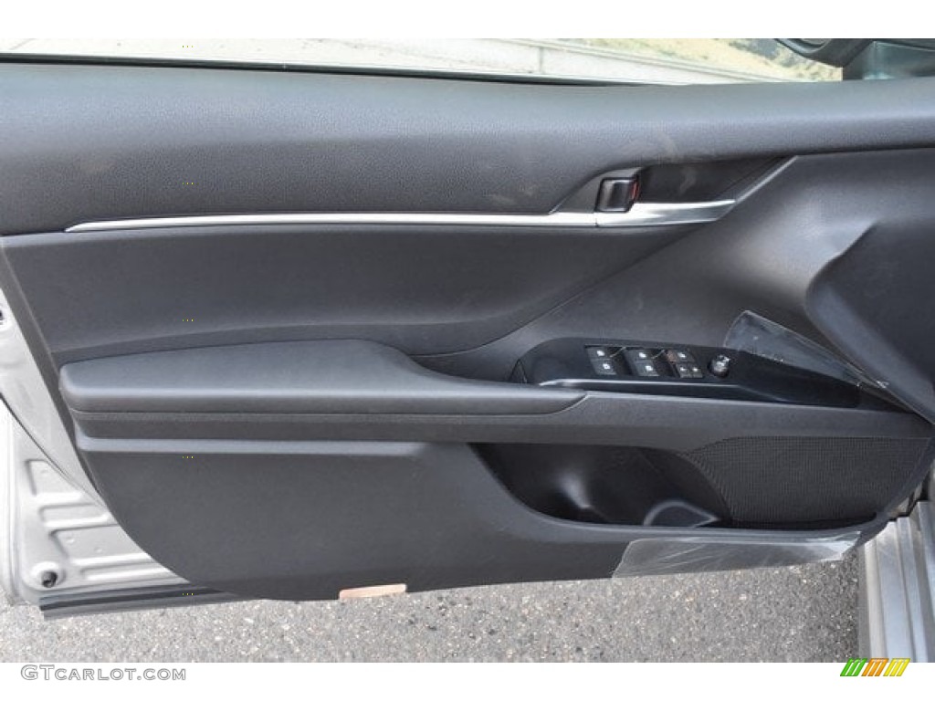 2018 Camry LE - Celestial Silver Metallic / Black photo #20