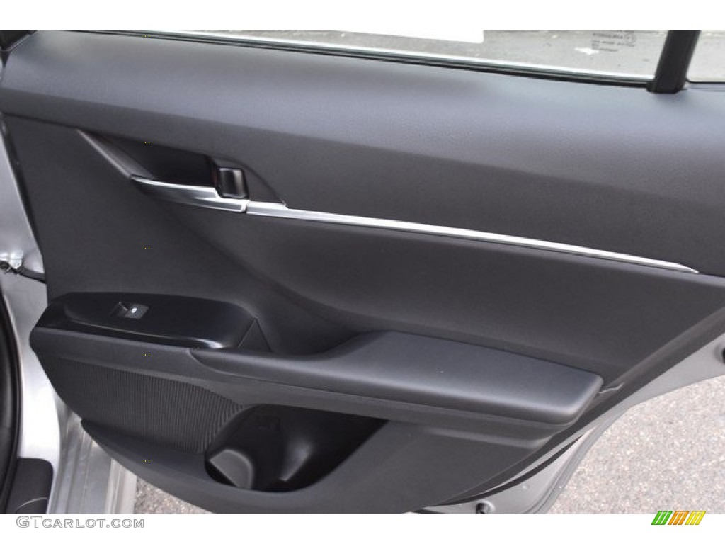 2018 Camry LE - Celestial Silver Metallic / Black photo #23