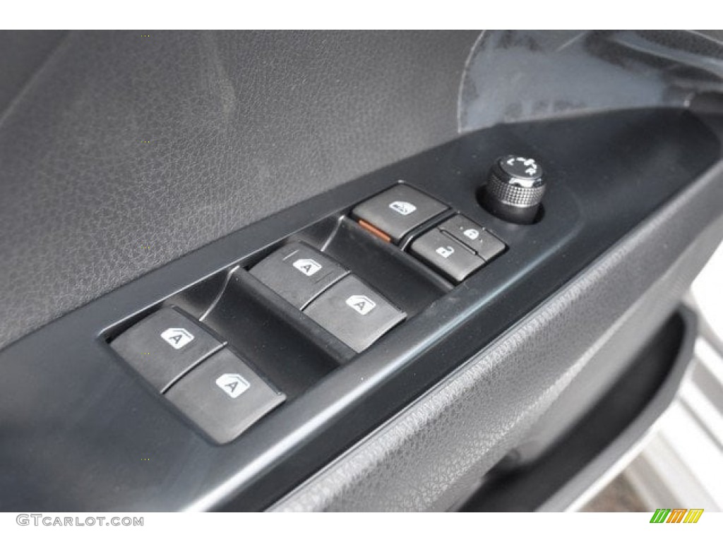 2018 Camry LE - Celestial Silver Metallic / Black photo #24