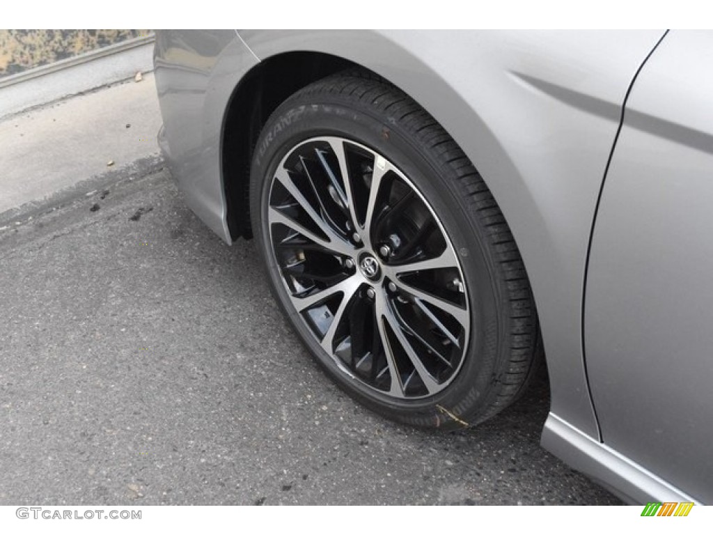 2018 Camry LE - Celestial Silver Metallic / Black photo #32