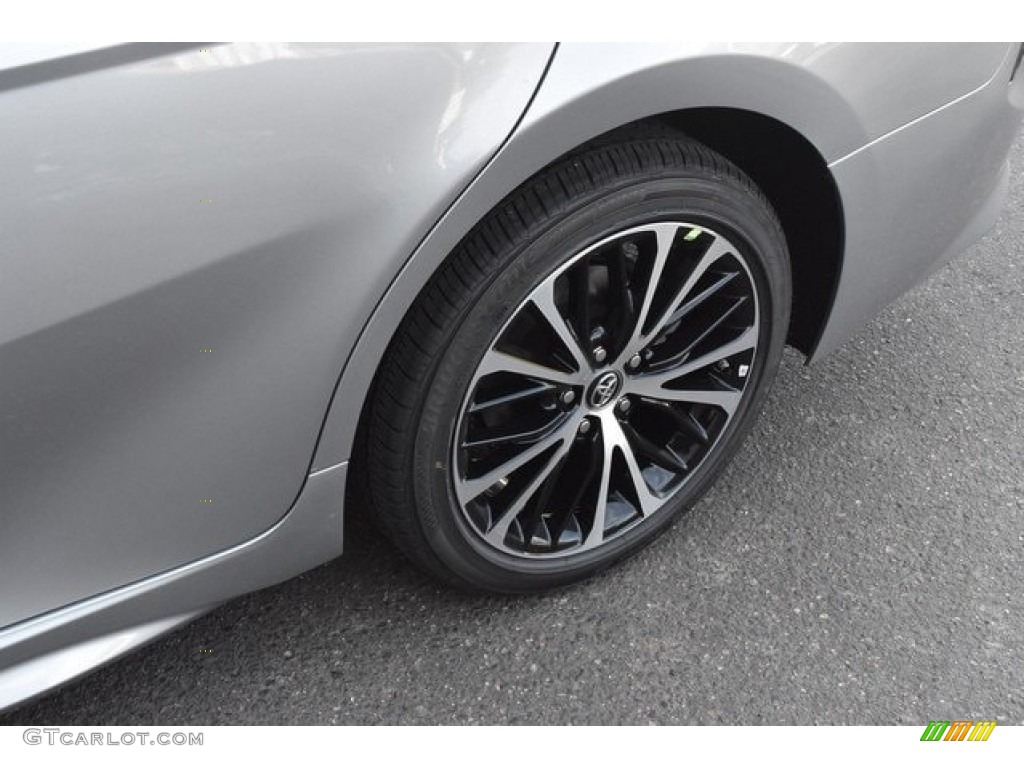 2018 Camry LE - Celestial Silver Metallic / Black photo #33