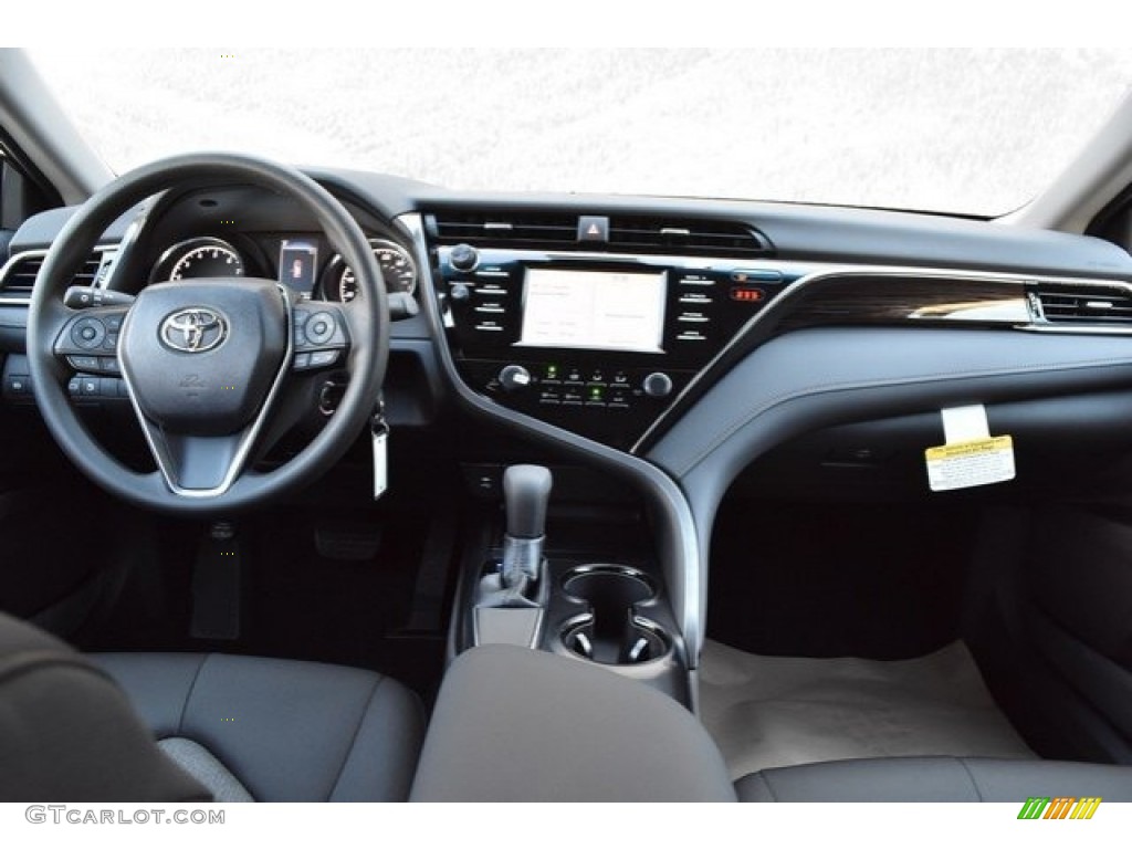2018 Camry LE - Midnight Black Metallic / Black photo #8