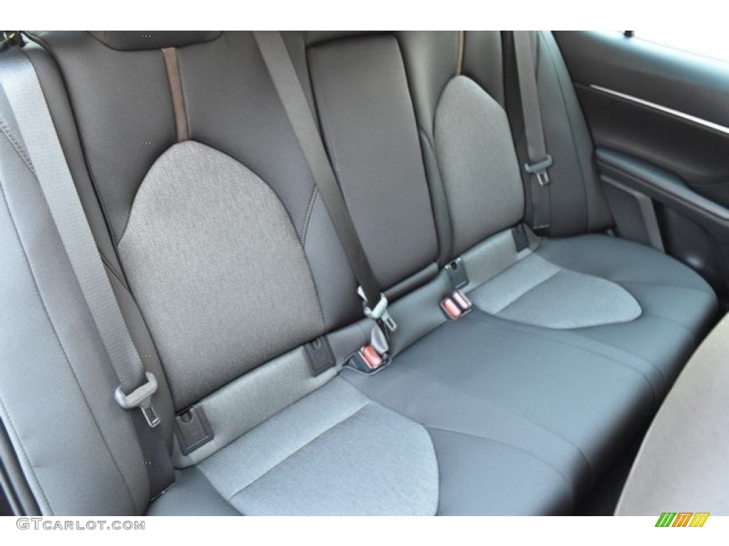 2018 Camry LE - Midnight Black Metallic / Black photo #19