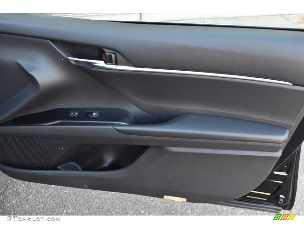 2018 Camry LE - Midnight Black Metallic / Black photo #22