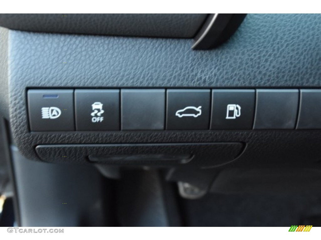 2018 Camry LE - Midnight Black Metallic / Black photo #25