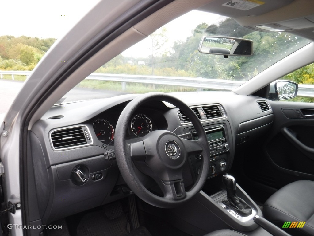 2012 Jetta SE Sedan - Moonrock Silver Metallic / Titan Black photo #8