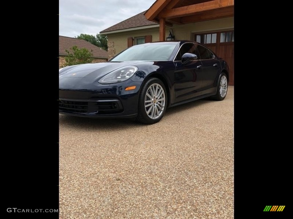 2017 Panamera 4 - Night Blue Metallic / Black/Chalk photo #1