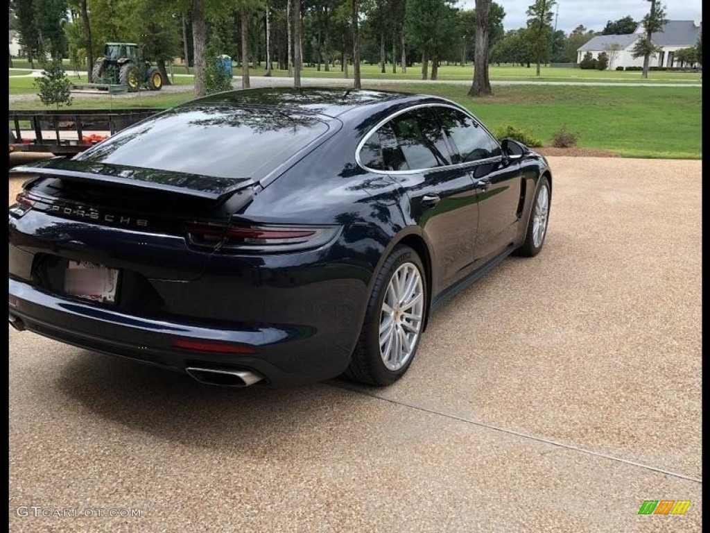 2017 Panamera 4 - Night Blue Metallic / Black/Chalk photo #2