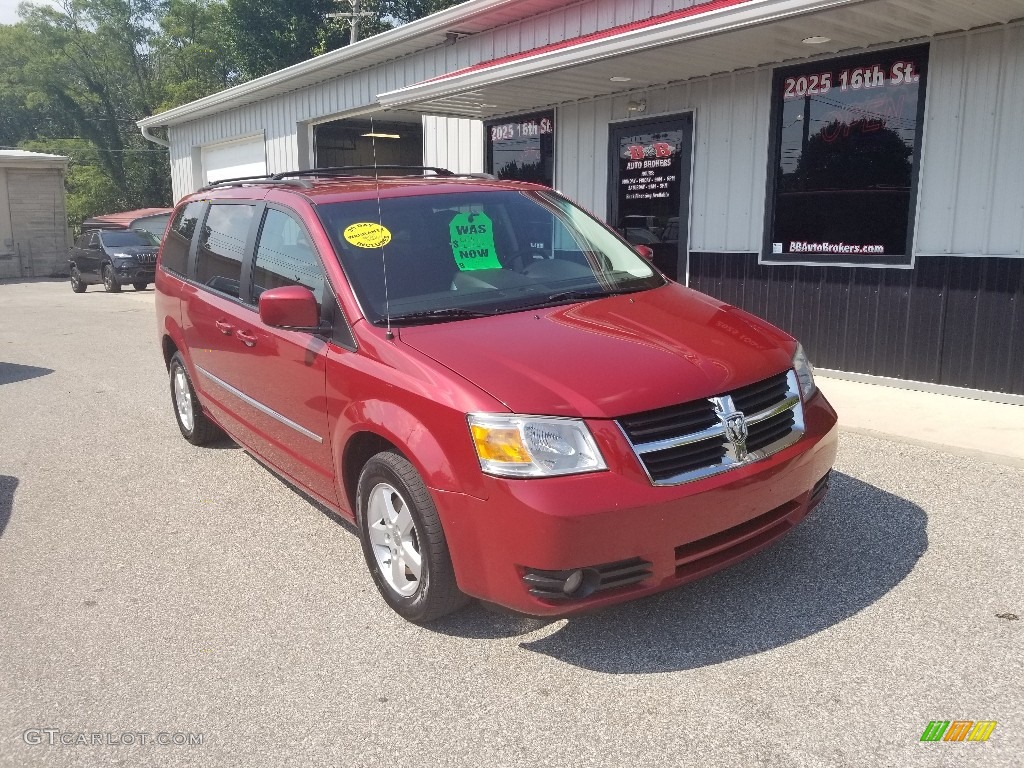 2010 Grand Caravan SXT - Inferno Red Crystal Pearl / Dark Slate Gray/Light Shale photo #2