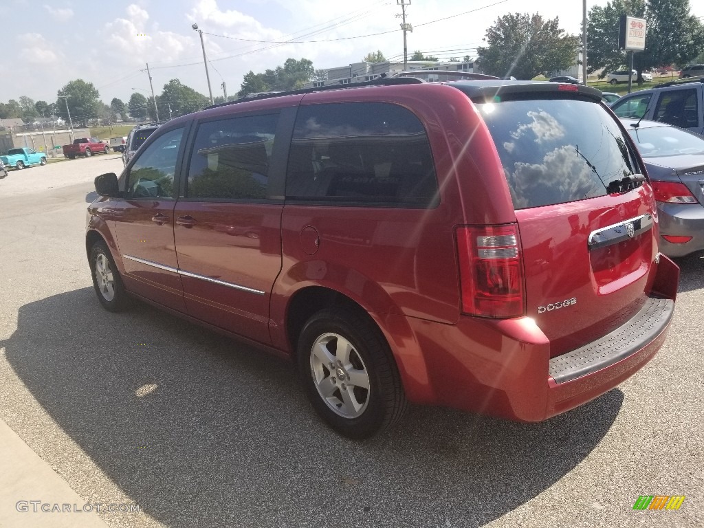 2010 Grand Caravan SXT - Inferno Red Crystal Pearl / Dark Slate Gray/Light Shale photo #5