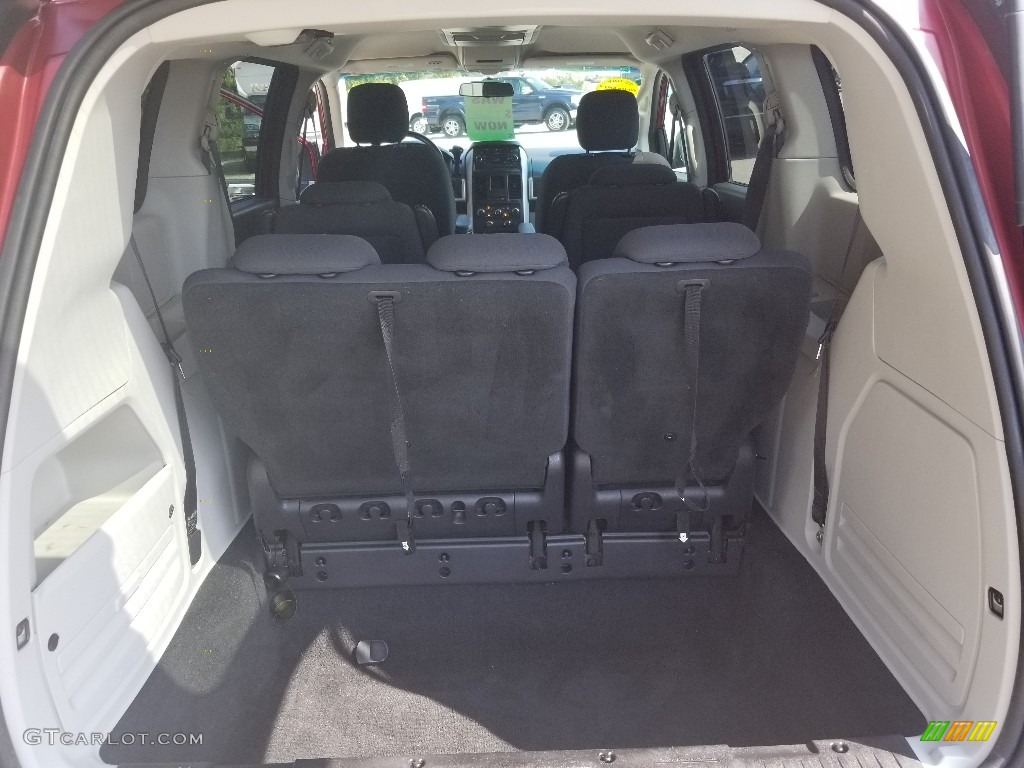 2010 Grand Caravan SXT - Inferno Red Crystal Pearl / Dark Slate Gray/Light Shale photo #15