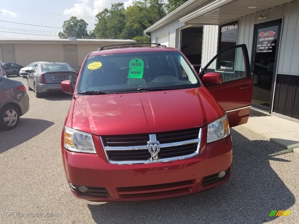 2010 Grand Caravan SXT - Inferno Red Crystal Pearl / Dark Slate Gray/Light Shale photo #20