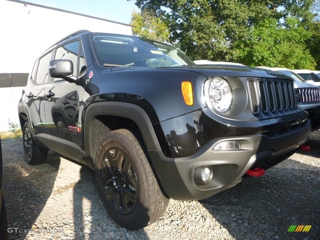 2018 Renegade Trailhawk 4x4 - Black / Black photo #10