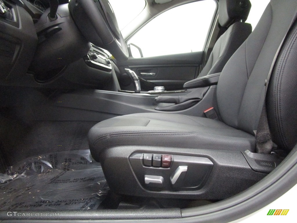 2018 3 Series 320i xDrive Sedan - Mineral White Metallic / Black photo #10