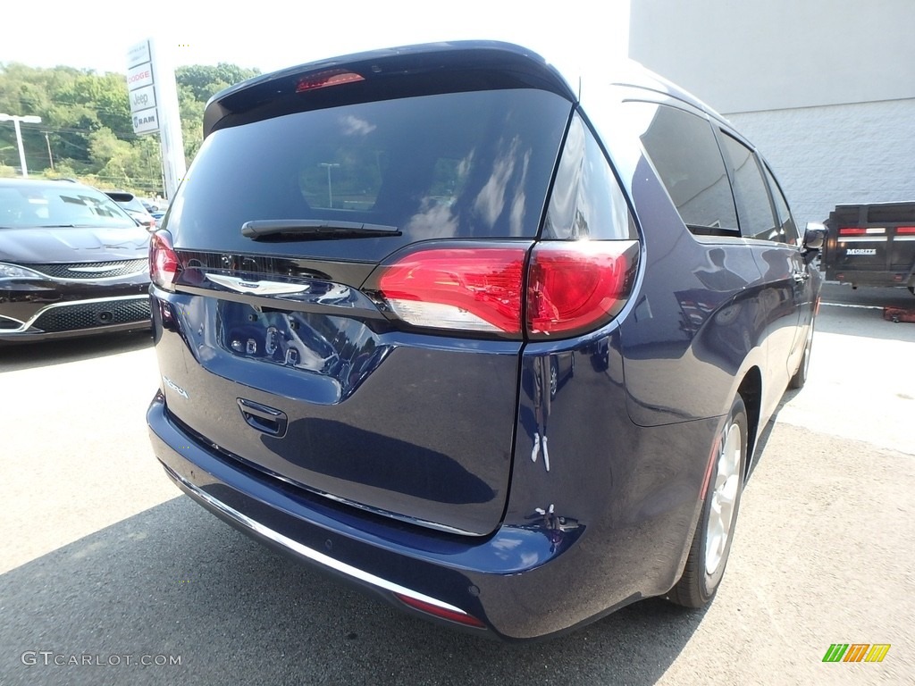 2019 Pacifica Touring Plus - Jazz Blue Pearl / Black/Alloy photo #5